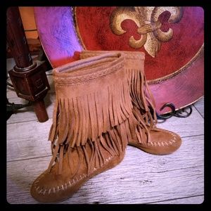 Girls fringe boots